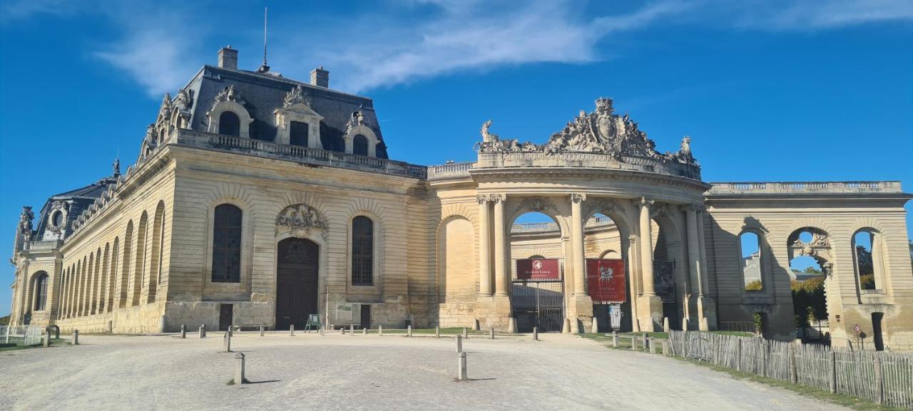 Maison Confort Avec Jardin - Chantilly, Senlis, Parc Asterix, Paris Cdg Holiday home Avilly-Saint-Leonard